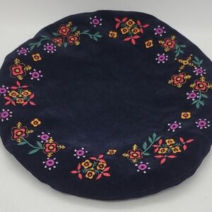 Vintage GAP Black Velvet Embroidered Beret